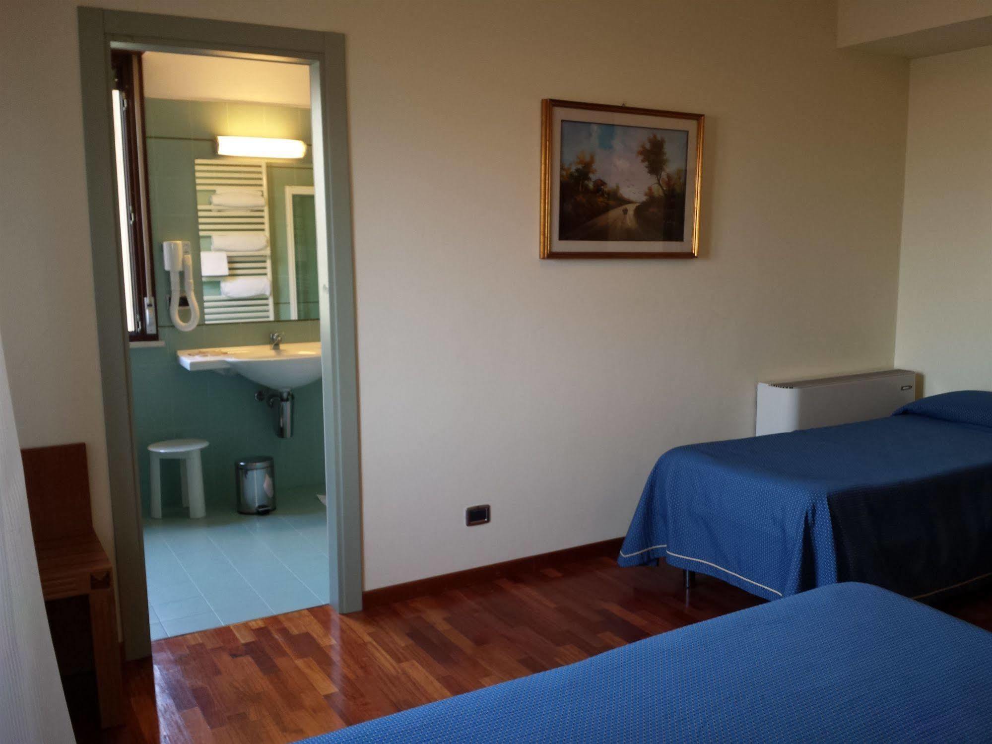 Hotel Il Castellaccio Piccione Eksteriør billede