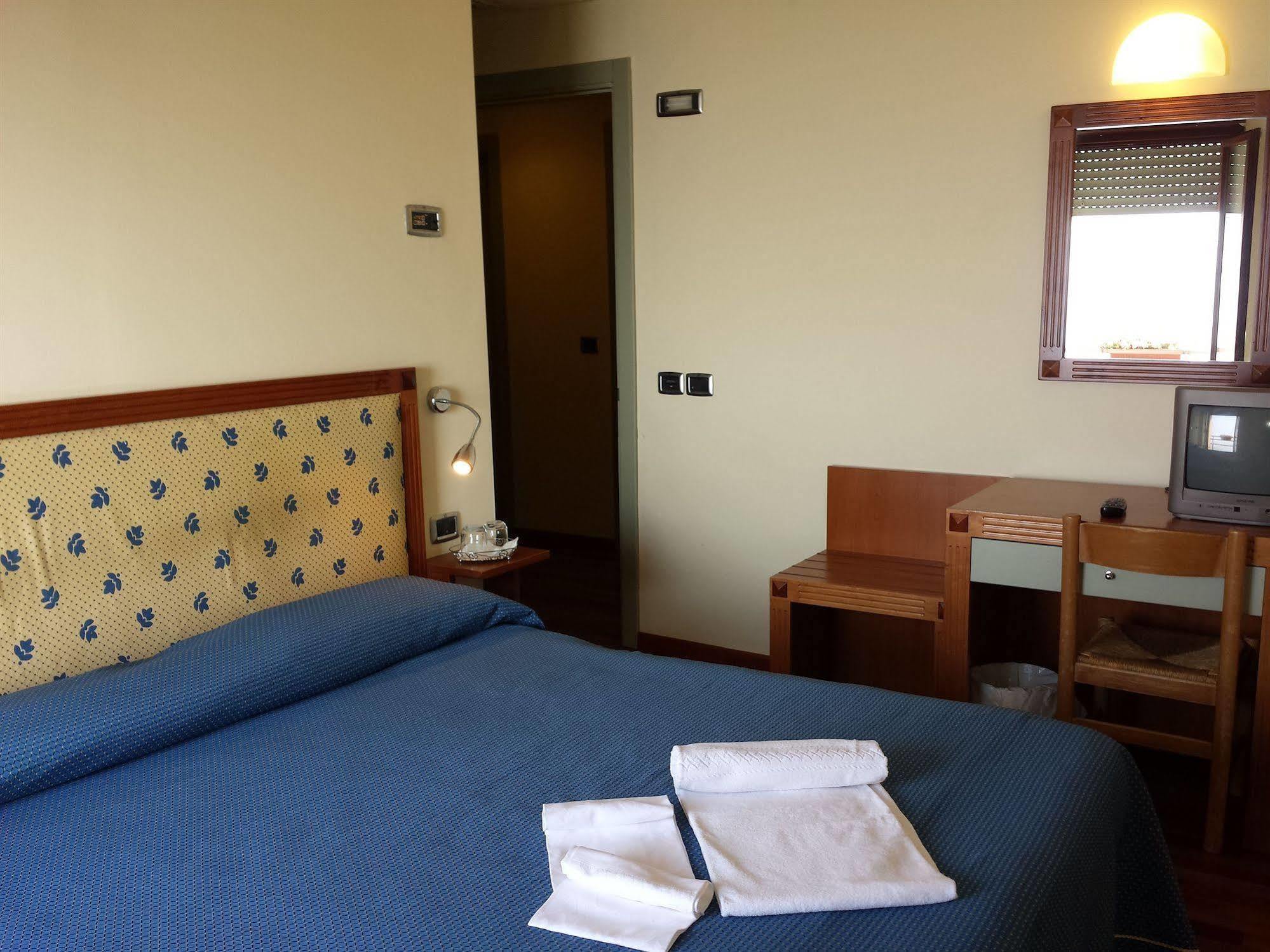 Hotel Il Castellaccio Piccione Eksteriør billede