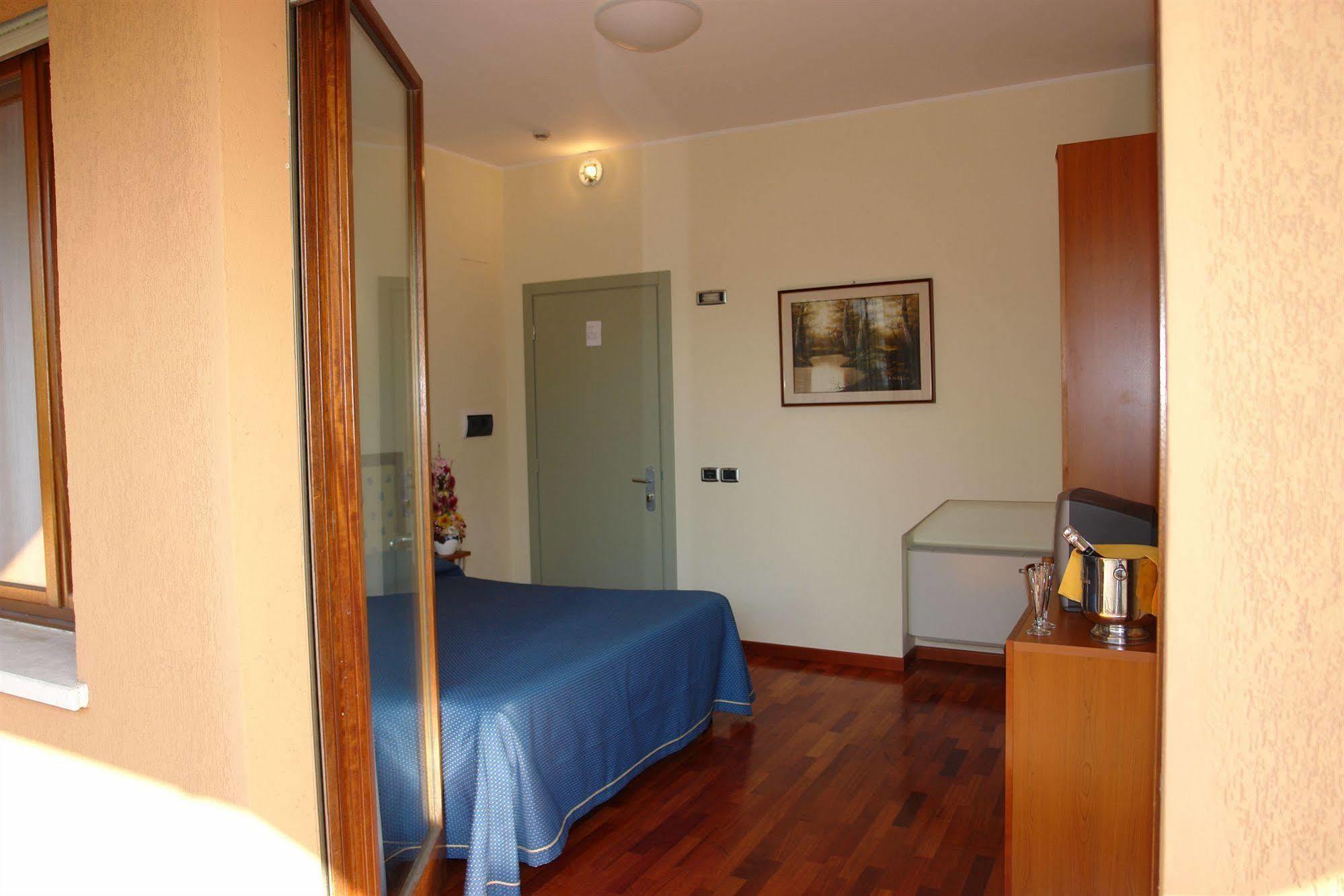 Hotel Il Castellaccio Piccione Eksteriør billede
