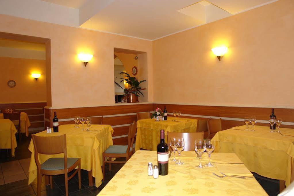 Hotel Il Castellaccio Piccione Eksteriør billede