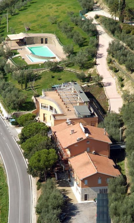Hotel Il Castellaccio Piccione Eksteriør billede